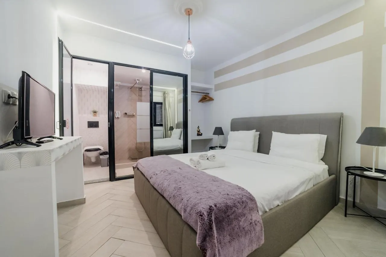 Cutest White-Tower Apartment With A Private Patio Thessaloniki
