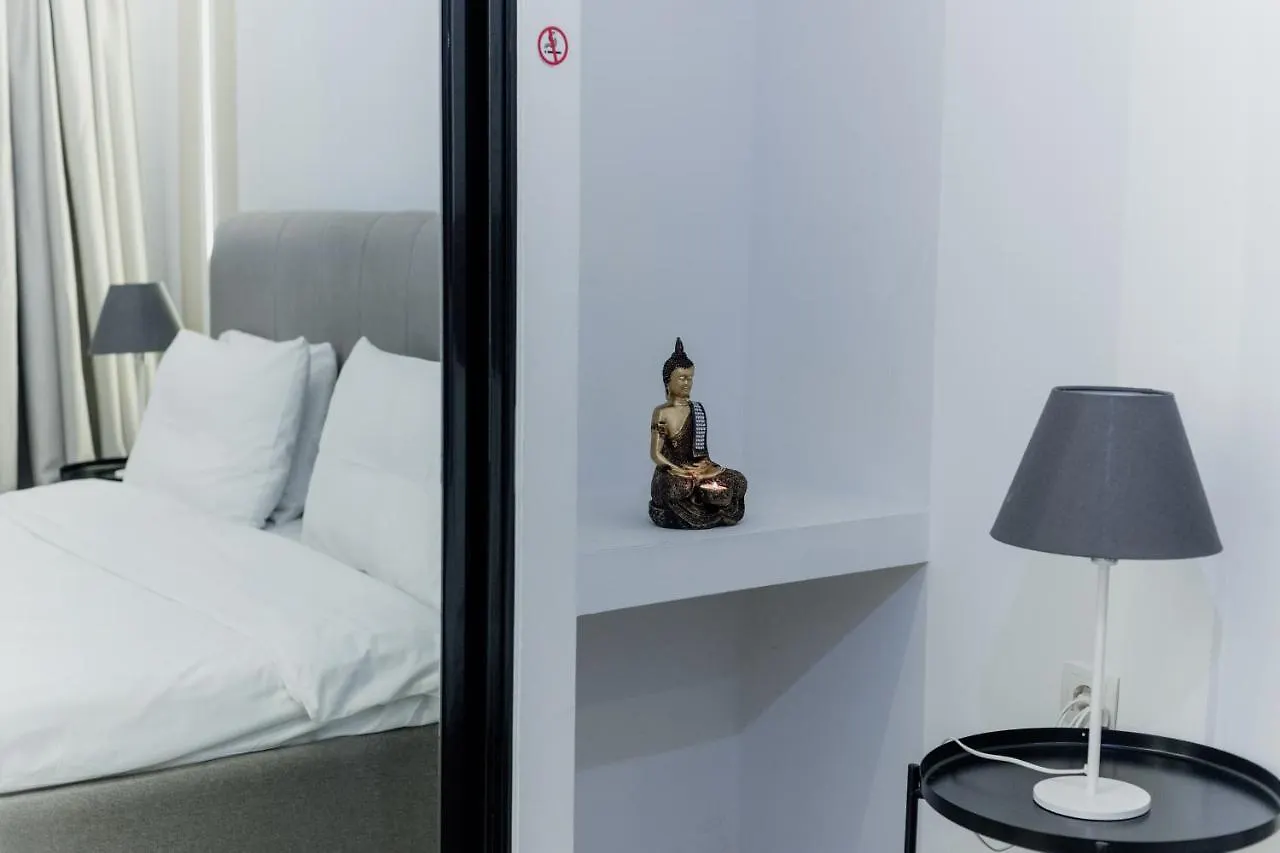 Cutest White-Tower Apartment With A Private Patio Thessaloniki Greece