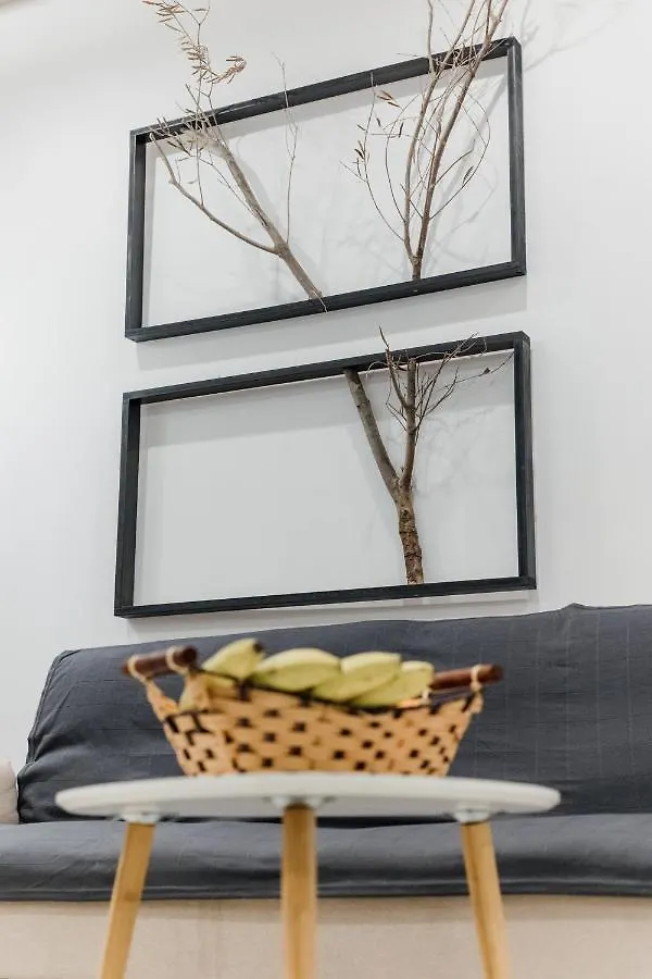 Cutest White-Tower Apartment With A Private Patio Thessaloniki