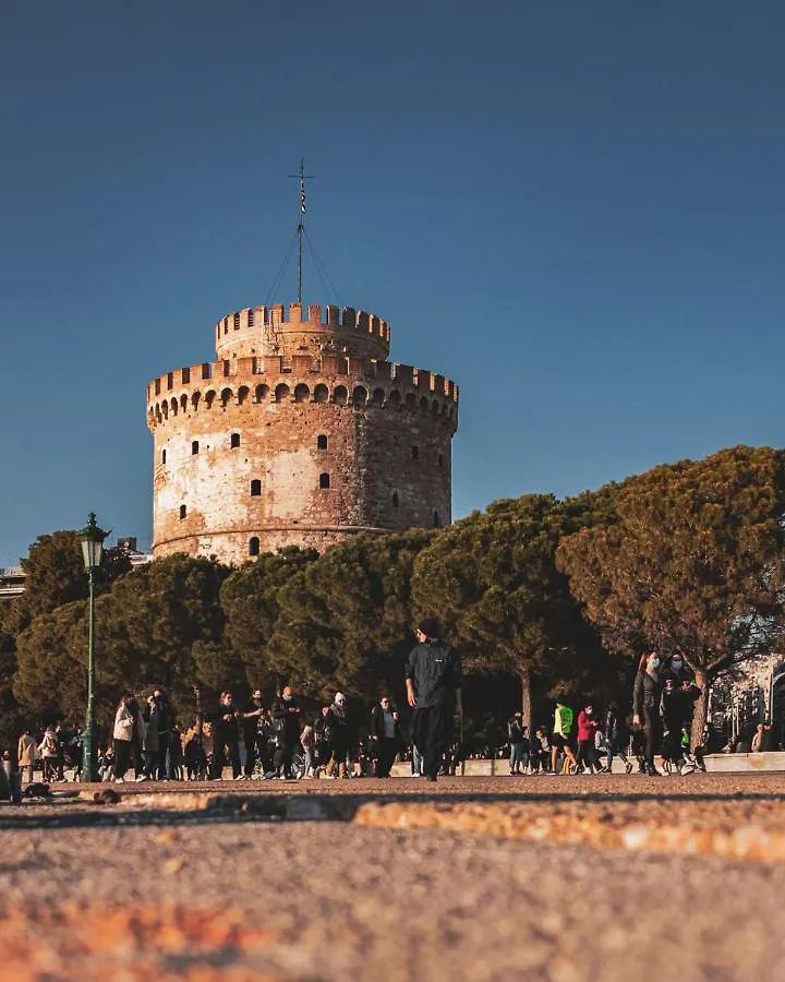 Cutest White-Tower Apartment With A Private Patio Thessaloniki Greece