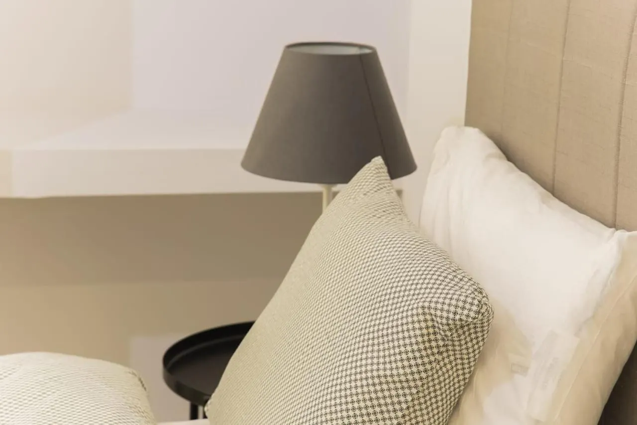Cutest White-Tower Apartment With A Private Patio Thessaloniki