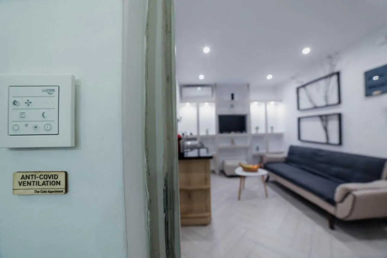 Cutest White-Tower Apartment With A Private Patio Thessaloniki